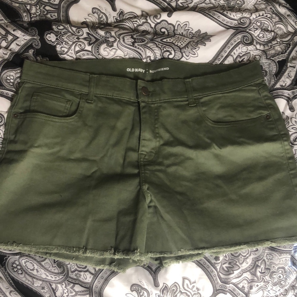 Old navy boyfriend shorts